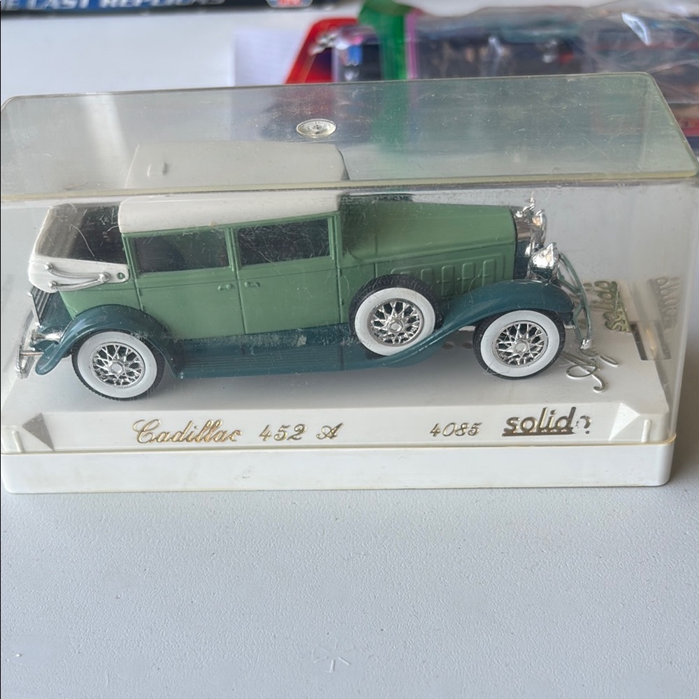 Solid Green and White Model Car